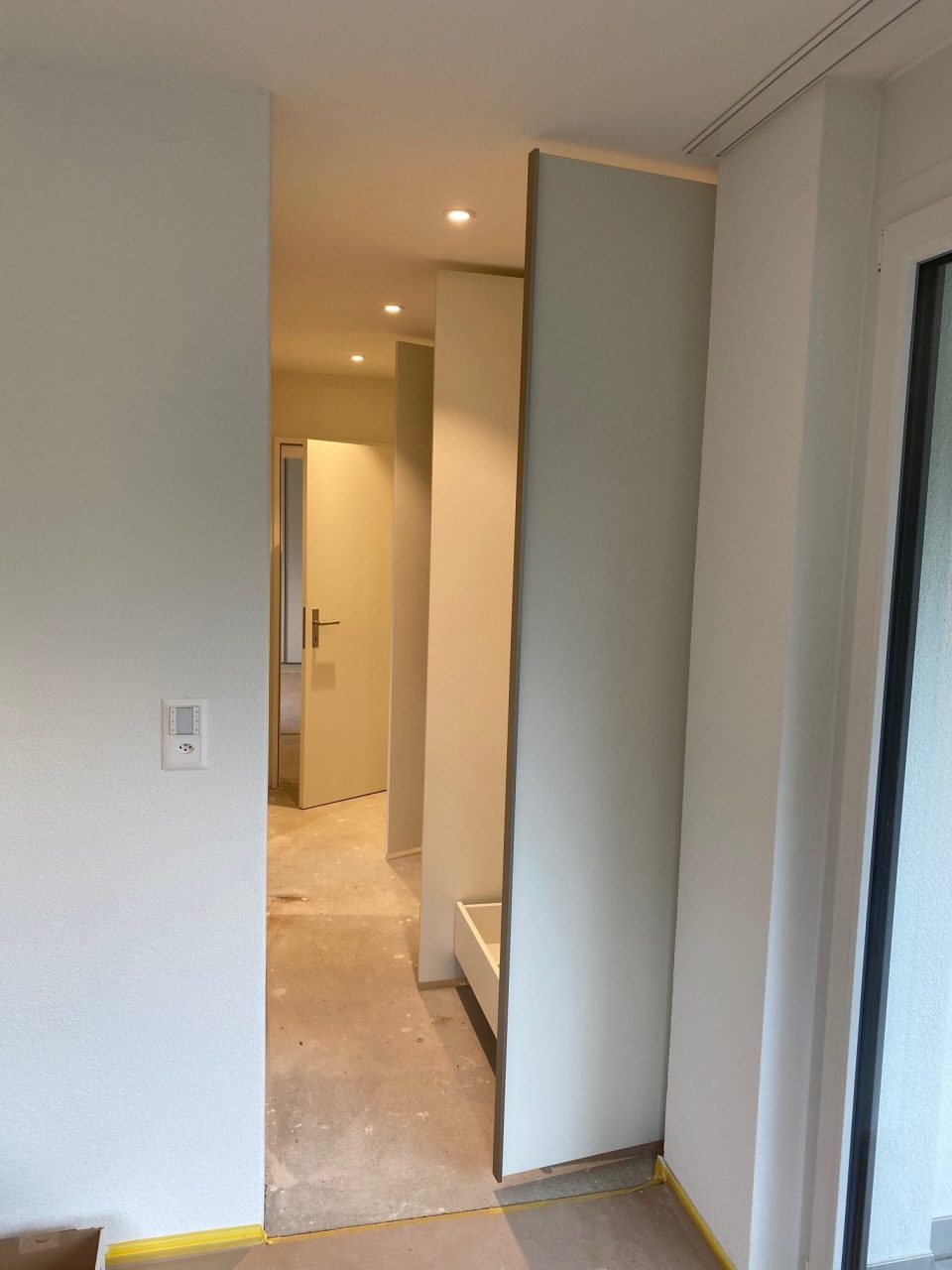 Aktuelle Arbeiten von Einbauschränken, Büroschränken, Garderoben